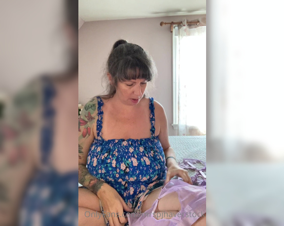 mrspjhaverstock aka Mrspjhaverstock OnlyFans - Long What came in the mail” video… I do try something on by the end, so stick with it!