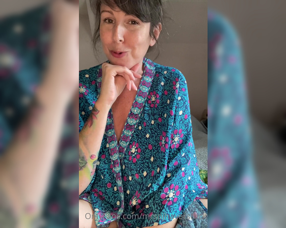 mrspjhaverstock aka Mrspjhaverstock OnlyFans - A rather silly Wednesday video…