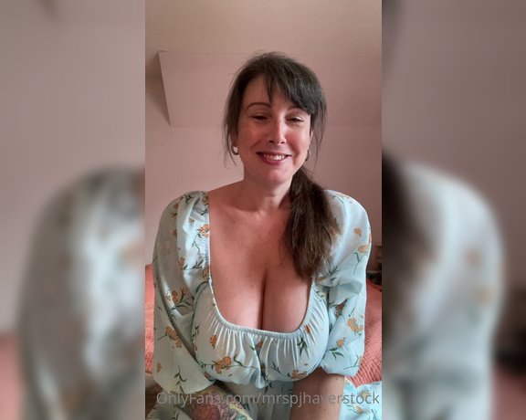 mrspjhaverstock aka Mrspjhaverstock OnlyFans - Just got home from clinic & wanted to say hello… out to dinner with Mr H tonight!!