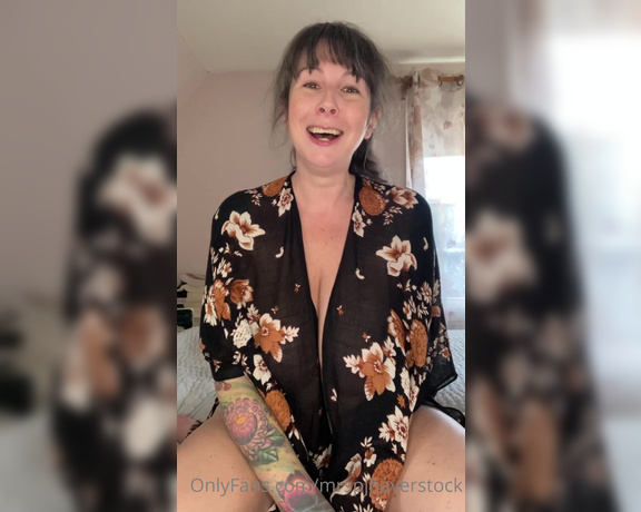 mrspjhaverstock aka Mrspjhaverstock OnlyFans - Just a quick little hello (with some boob bouncing) for no particular reason… just bc I like you…