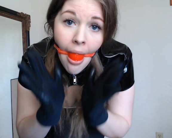 Harleyheartstop Gloved Sub Squirms In Her Ballgag