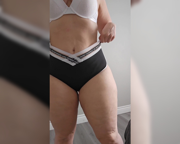 Ana M aka Gypssai OnlyFans - Try On Haul tiny shorts , some of them doesnt even fit