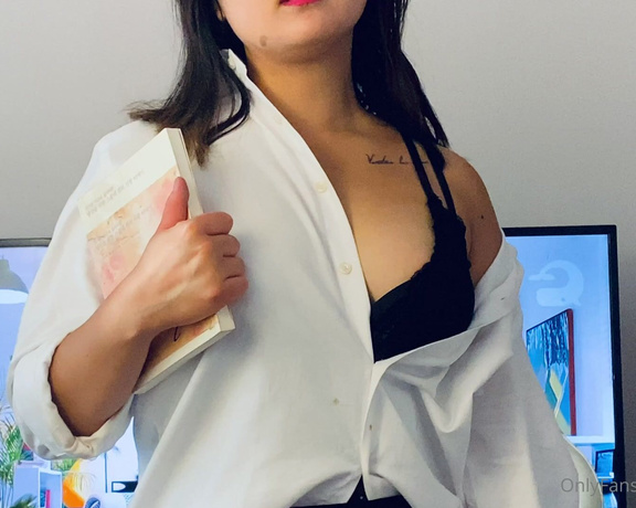 Aroomi Kim aka Aroomikim OnlyFans - I’m such a tease I’ll always look for opportunities to show off