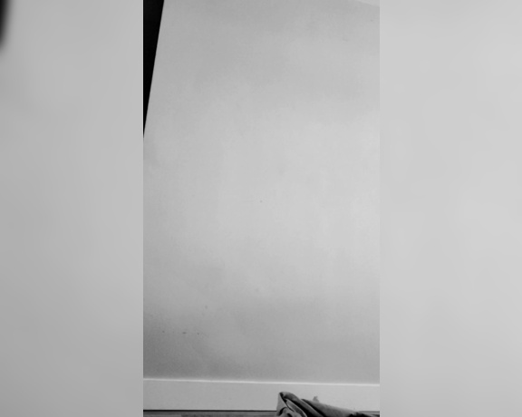 Anja Dee aka Anjadee OnlyFans - Did a little B&W shoot yesterday and made you a clip!