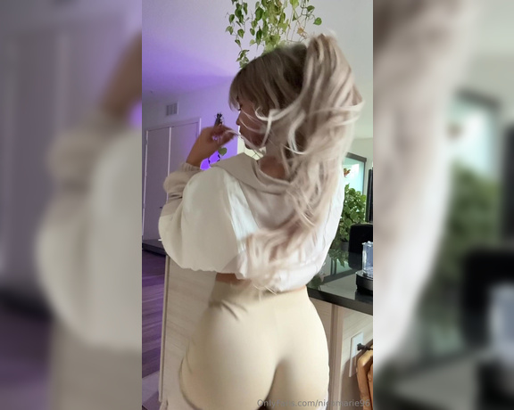 Dálmata aka Nicomarie96 OnlyFans - Just feeling myself in the kitchen , cum gram my bouncy ass while I dance!