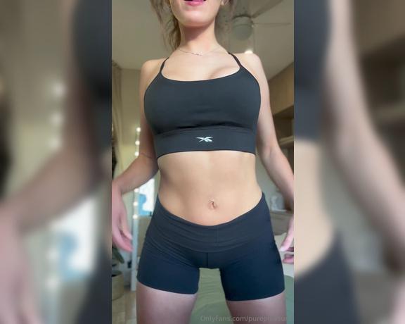 KATE aka Purepleasure OnlyFans - Glasses + sport bra + short leggings HOT or NOT