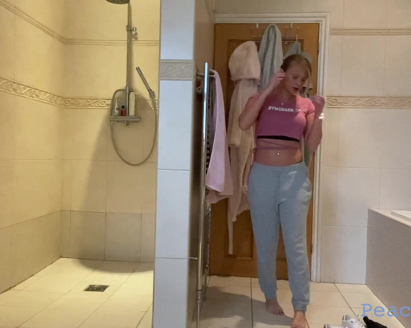 PeachySkye aka Peachyskye OnlyFans - Wanna watch me get myself off in the shower