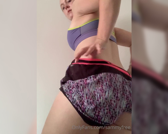 Sammy Thighs aka Sammythighs OnlyFans - Just showing my butt off for you
