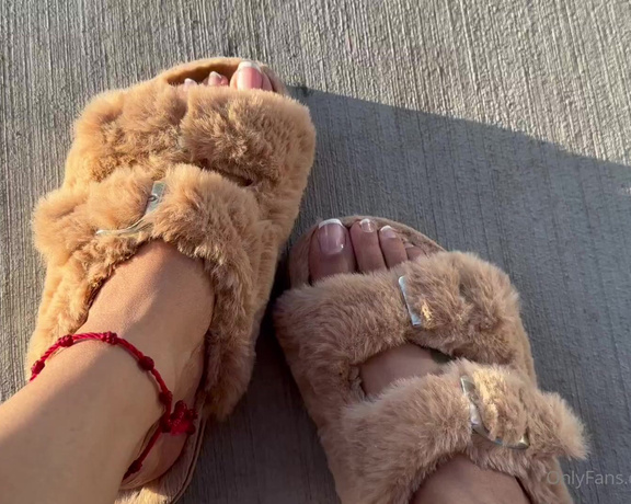 A$H aka Omgyoash OnlyFans - No acrylic French tip in the sun