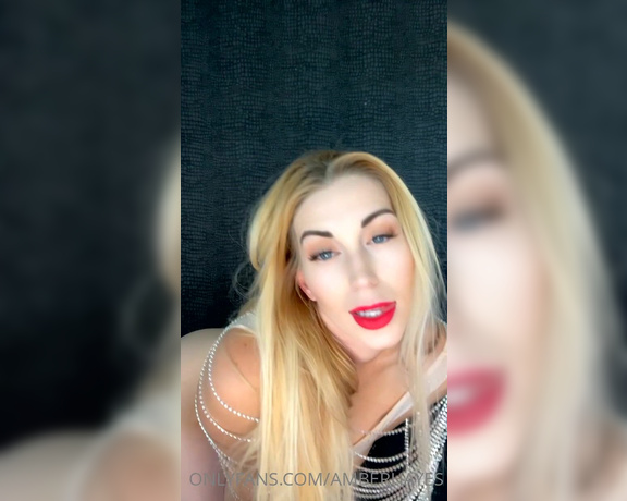 AMBER aka Amberhayes OnlyFans - Lol I cant with myself