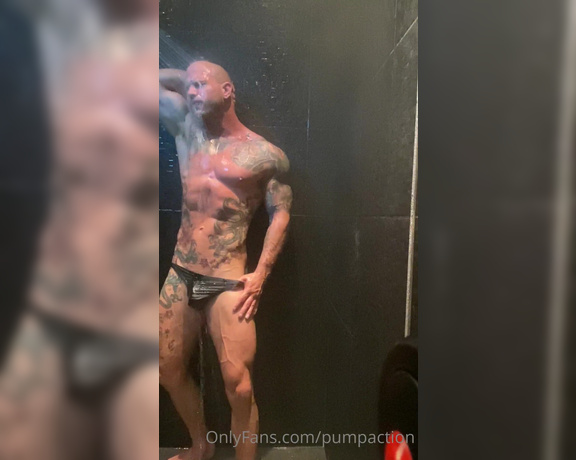 Pump Action aka Pumpaction OnlyFans - Behind the scenes shower shoot with @bornsinnerrobin