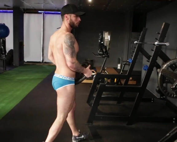 Pump Action aka Pumpaction OnlyFans - @vincentazz training legs in blue briefs