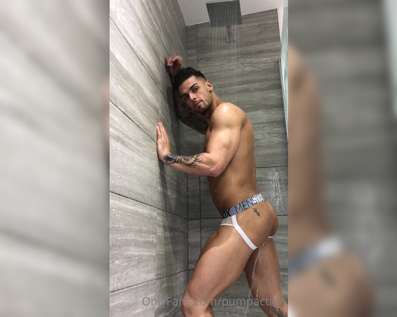 Pump Action aka Pumpaction OnlyFans - Behind the scenes with @juicyjayuk in the shower