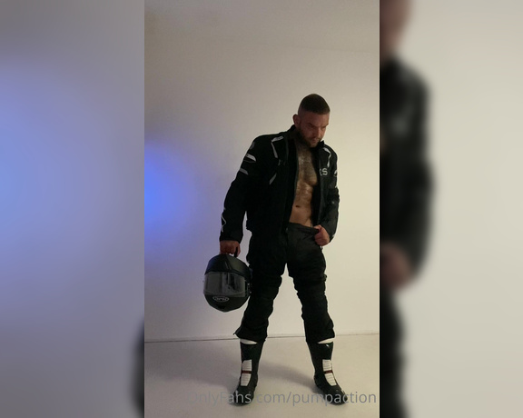 Pump Action aka Pumpaction OnlyFans - @andyleexxx posing in Biker Gear Behind the scenes shooting