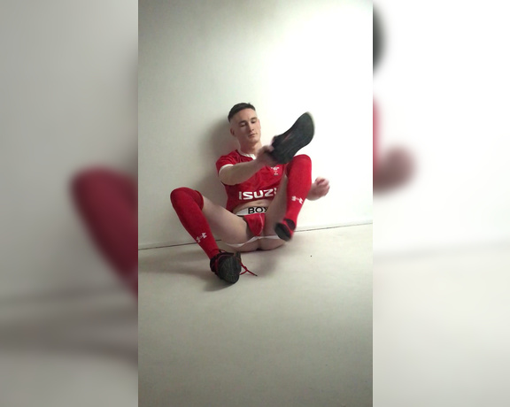 Pump Action aka Pumpaction OnlyFans - @staffsladxxx posing in football kit and a jock