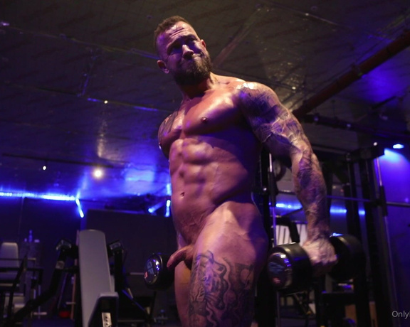 Pump Action aka Pumpaction OnlyFans - Muscle man @fun tastic working out nude in the gym  filmed