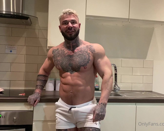 Pump Action aka Pumpaction OnlyFans - Flatmate falls under spell to wank until cum on command Roleplayed with @dannystarr