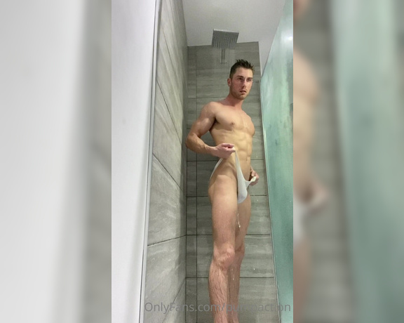 Pump Action aka Pumpaction OnlyFans - @craigmarksxxx in my shower as I direct and shoot