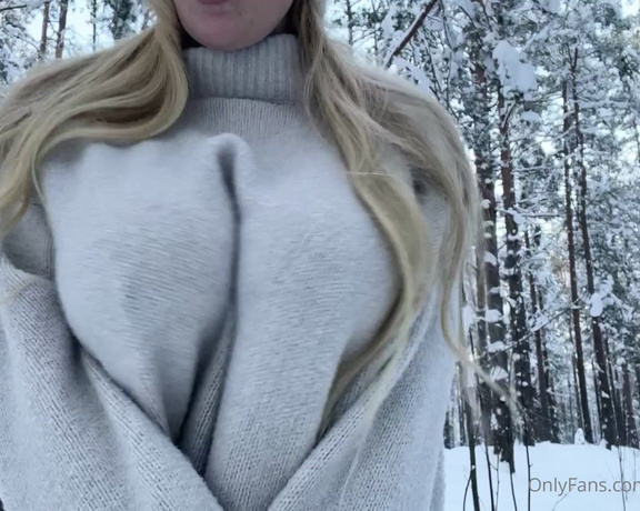 Sierra Lisabeth aka Sierralisabeth OnlyFans - I had no idea the nipples would be that visible through this jumper!!! I have always wanted to fuck