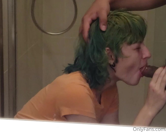 Ethereal Lovebug aka Ethereallovebug OnlyFans - Green haired bisexual hottie sucks up black cock @stuntdickbug