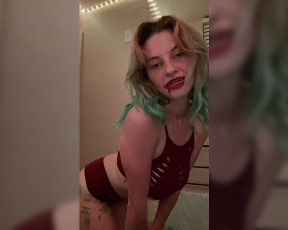 Ethereal Lovebug aka Ethereallovebug OnlyFans - RAWR imma vampiress I vant to succ ur coooooock 40