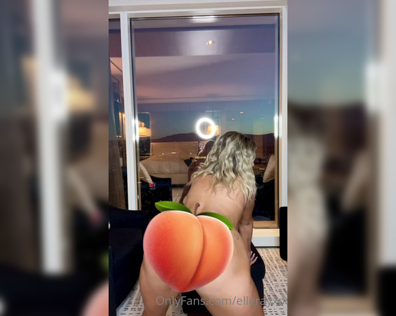 Elle Ray aka Ellerayxo OnlyFans - Naked twerking makes my pussy soo wet