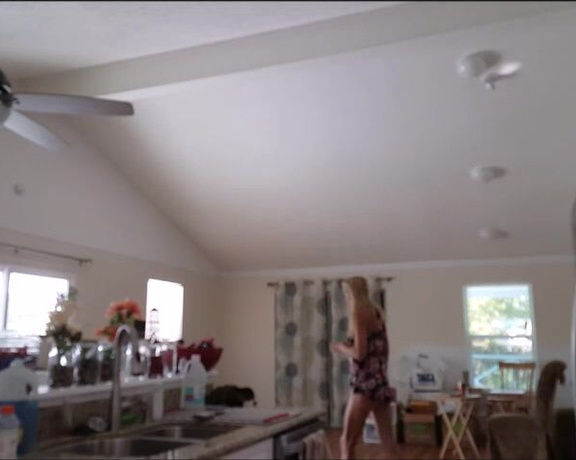Hollyhotwife Teasing The Cable Guy
