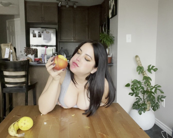 GirlOnTop880 - Goddess Humiliates and Chows Fruit, Eating, Facestuffing / Overeating, Female Domination, Femdom, Humiliation, ManyVids