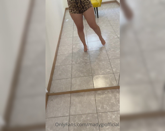 Mady_Gio aka Madygiofficial OnlyFans - Hello honey do you like my new room!