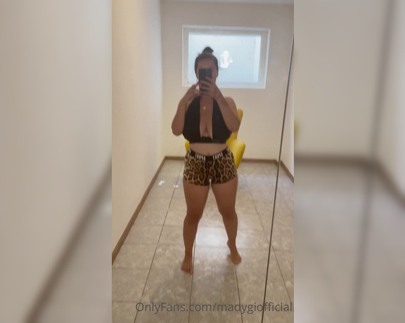 Mady_Gio aka Madygiofficial OnlyFans - Hello honey do you like my new room!