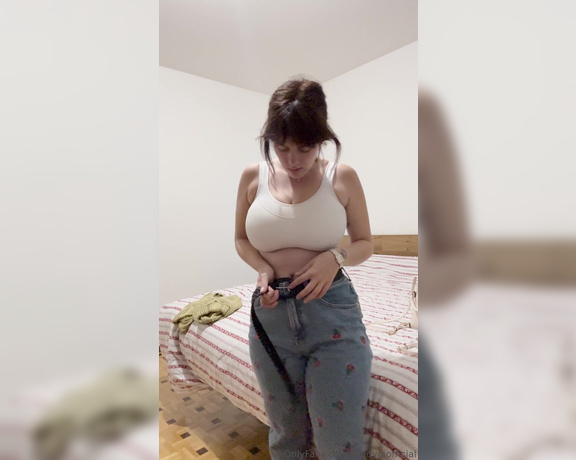 Mady_Gio aka Madygiofficial OnlyFans - My routine night after a long day…the test in DM La mia routine dopo una lunga giornata…il resto