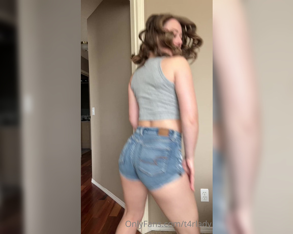 Nat T4RLady aka T4rlady OnlyFans - Shaking my way through the long weekend! Ready to see the naked version of this tiktok tonight Tip $