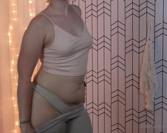 Сurves4daze aka Curves4daze OnlyFans - Strip tease to lingerie 1