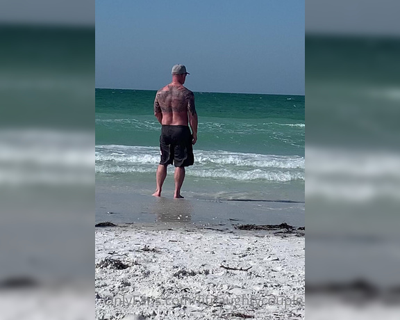 FitNaughtyCouple aka Fitnaughtycouple OnlyFans - Damnnnnn look at this naughty hottie I found on the beach!!! ) Such a fucking stud with a big fat