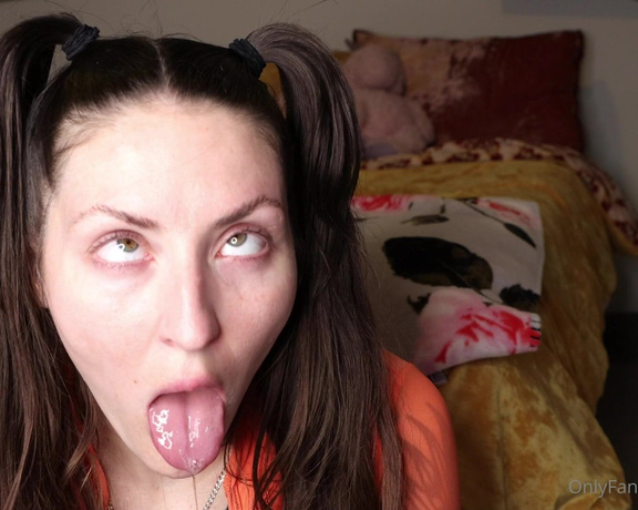 OftenElle aka Oftenelle OnlyFans - Ahegao face