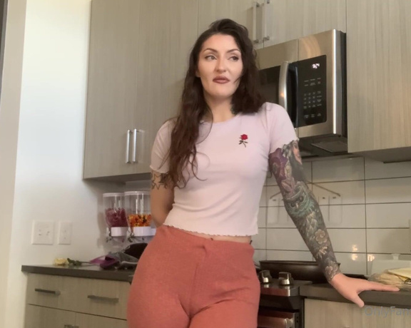 OftenElle aka Oftenelle OnlyFans - How Men Can Make Money In Porn