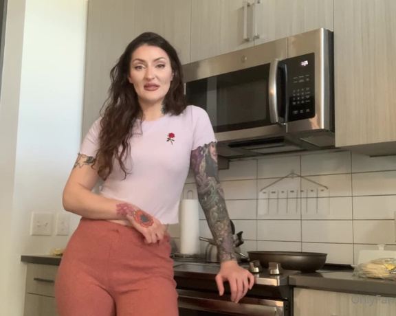 OftenElle aka Oftenelle OnlyFans - How Men Can Make Money In Porn