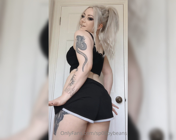 Spoopybeans aka Sp00pybeans OnlyFans - Its Friday!!! time to get my butt out