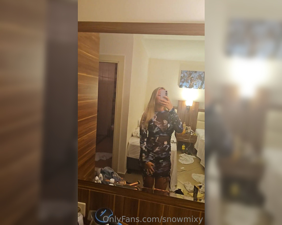 Snowmixy aka Snowmixy OnlyFans - Todays party outfit