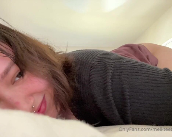 Summer aka Melkteeth OnlyFans - So horny( need to rub my pussy on someone’s face