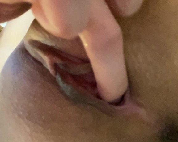 Bree Boo aka Breeboo OnlyFans - Happy Friday! Enjoy this closeup video of me fingering myself, it would have been longer but