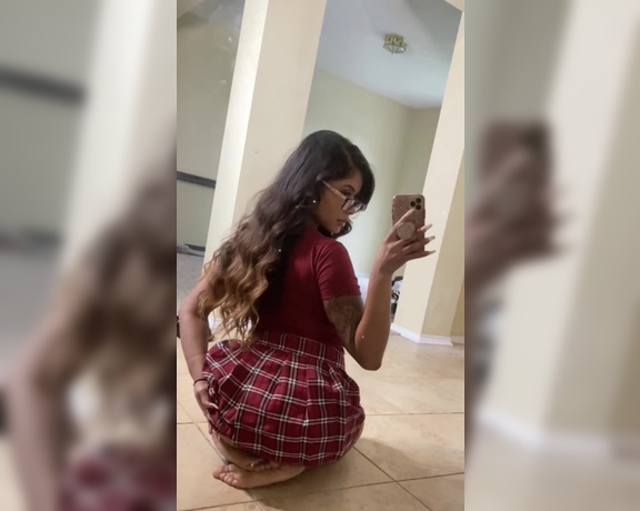 Elsababy aka Elsababy OnlyFans - Pull my skirt up for