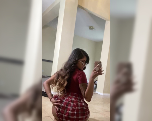 Elsababy aka Elsababy OnlyFans - Pull my skirt up for