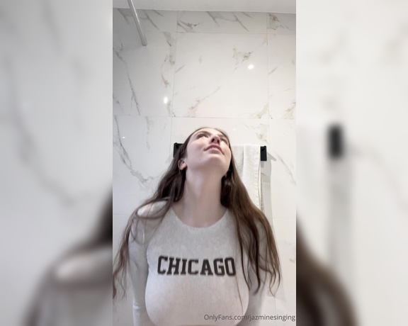 Jazmine aka Jazminesinging OnlyFans - Who wants to see me do a titty drop out of my Chicago baby tee Look no further… It is in your dms