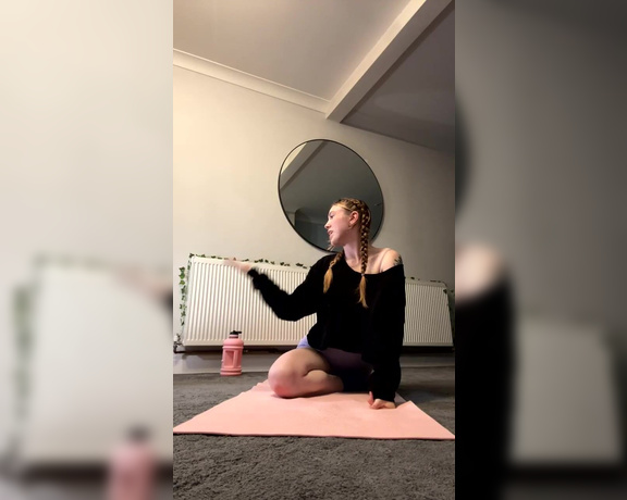 Jessie Buns aka Jessiebuns OnlyFans - Cam2 from my yoga live stream!