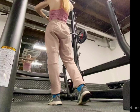 Jessie Buns aka Jessiebuns OnlyFans - More from the gym as requested do you still like me in trackies