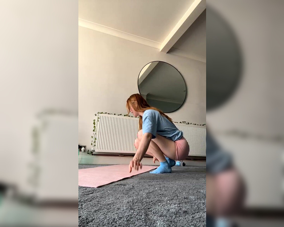 Jessie Buns aka Jessiebuns OnlyFans - Cam2 for yoga live! spy on me stretching hehe