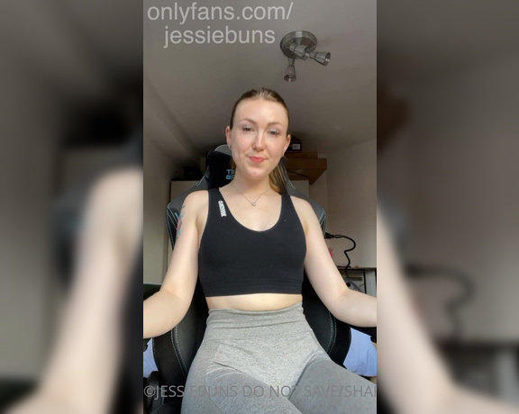 Jessie Buns aka Jessiebuns OnlyFans - Tittytok oops I nearly fell off my chair