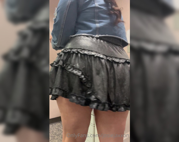 Josie Jaxxon aka Josiejaxxon OnlyFans - I wore the shortest skirt to the office and bent over at the printer I may be sent to HR for this
