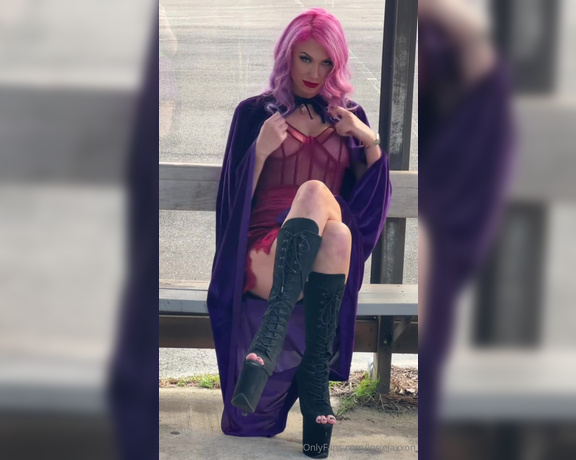 Josie Jaxxon aka Josiejaxxon OnlyFans - Behind the scenes fun from our Hoecus Pocus shoot! Can you tell we had a blast being sexy witches @y